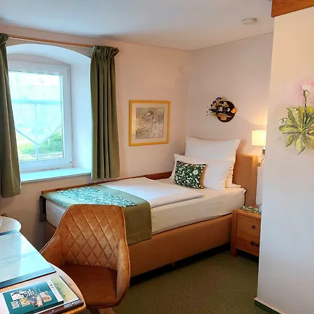 Logis L'auberge Gutshof Hotel 2*