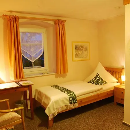 Logis L'auberge Gutshof Hotel 2*